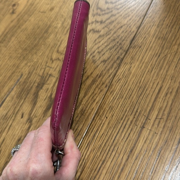 FOSSIL Key-Per Wristlet - Picture 3 of 5